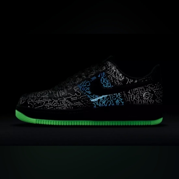 AF1 Computer Chip Space Jam (Glow in the dark) - Picture 7 of 10